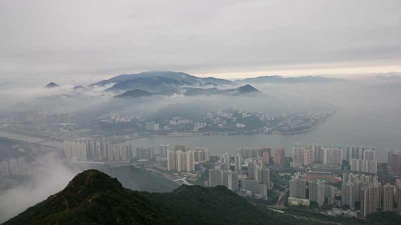 馬鞍山：Ma On Shanから見た雲海と街並